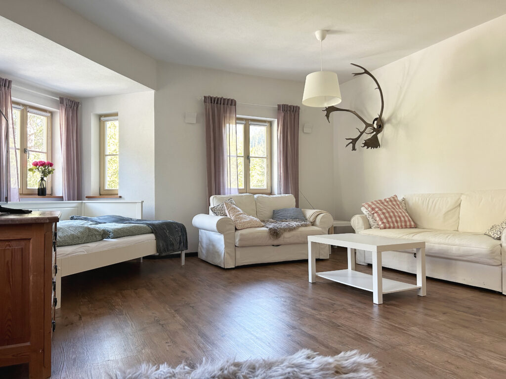 Ferienwohnung Bergnest in Hinterstoder – großzügiger Wohnbereich